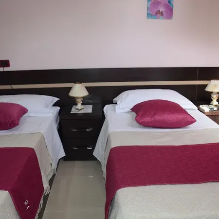 Jolly Center فندق تيرانا