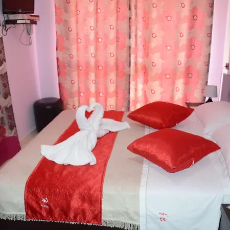 Jolly Center 3* تيرانا