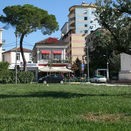 Jolly Center فندق